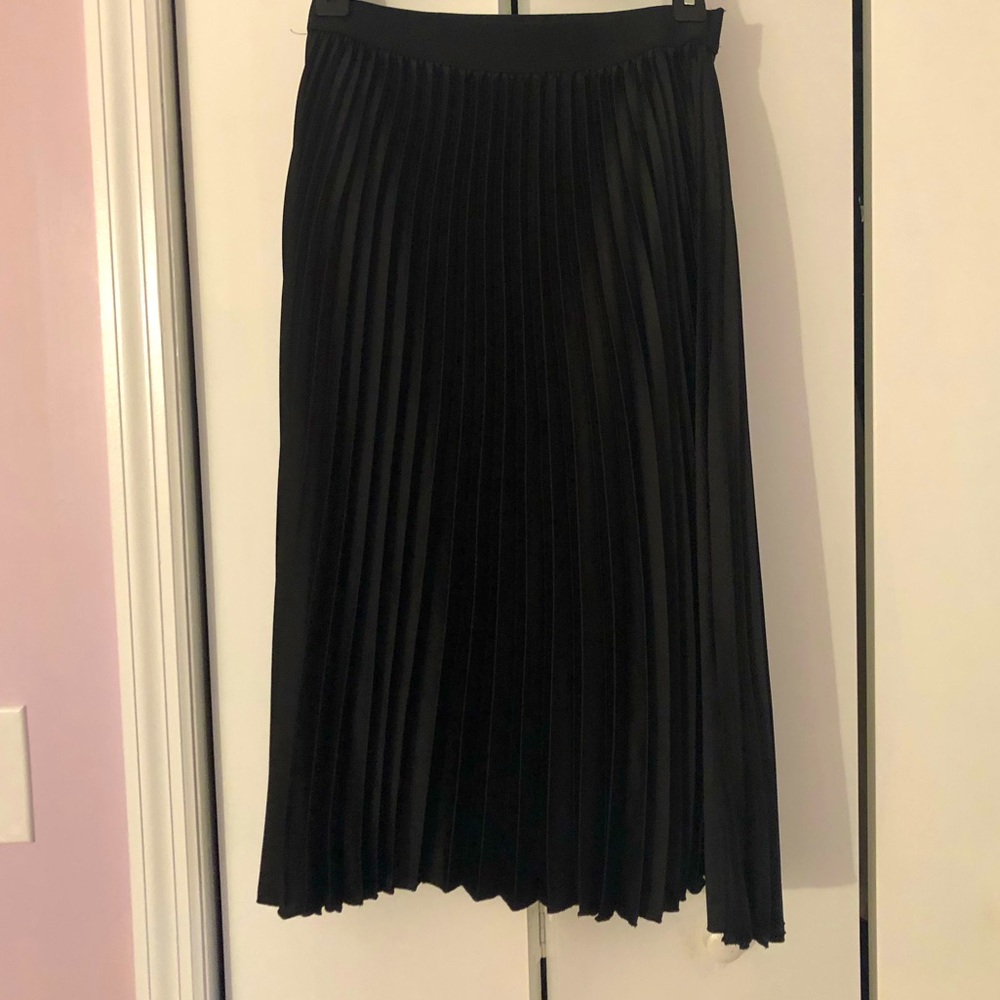 Pleated midi skirt